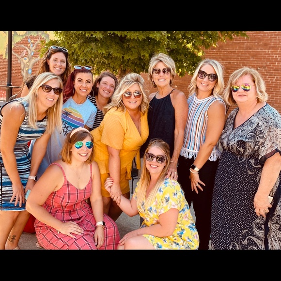 Meet your Posher, Lindsay - Picture 8 of 10